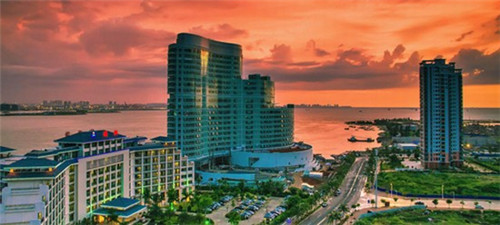 手拿仙桃的老神仙是谁（手捧仙桃全身毛是什么动物）